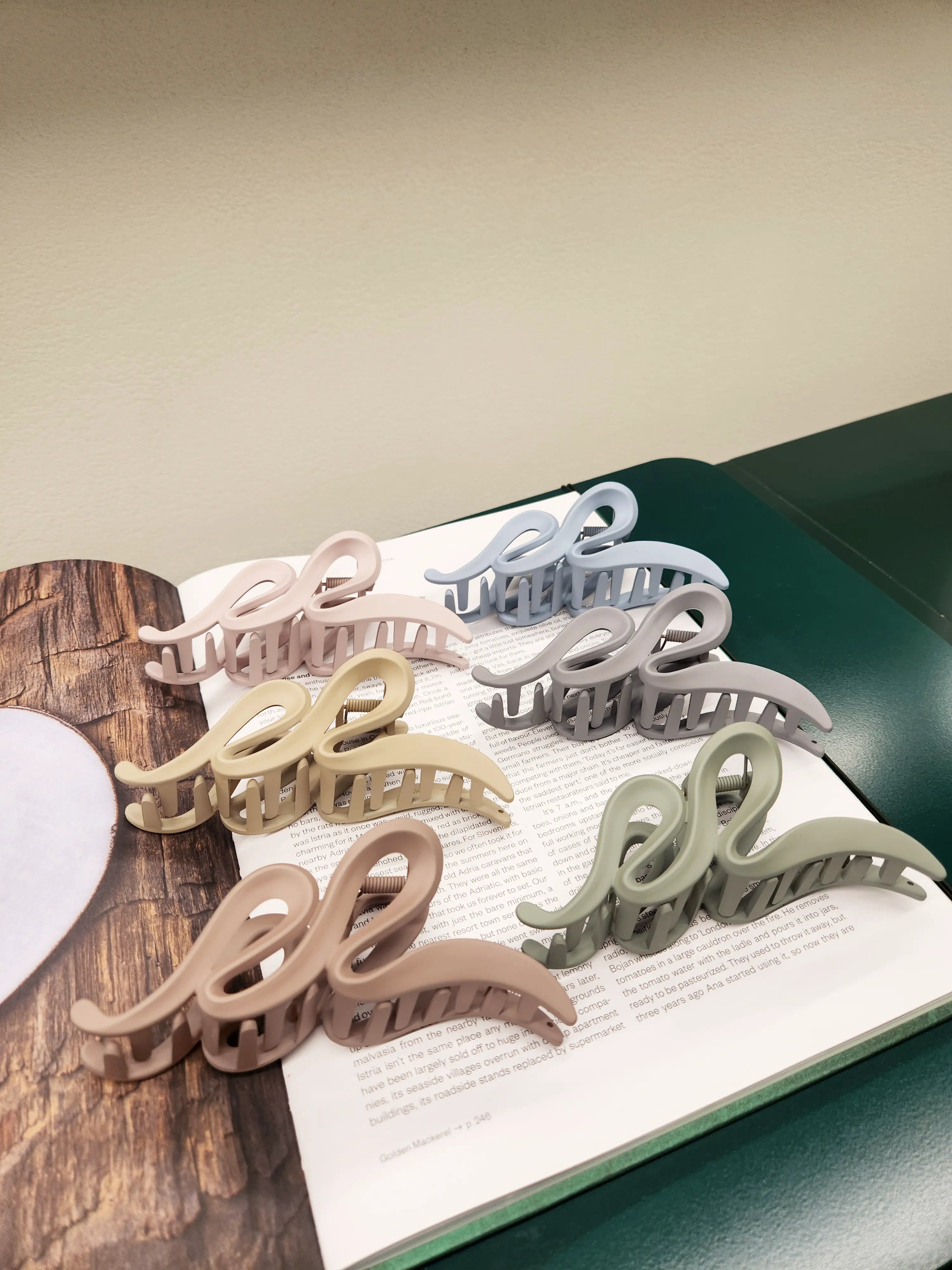 Matte Wave Hair Clip 13cm - 10 colors WEshine