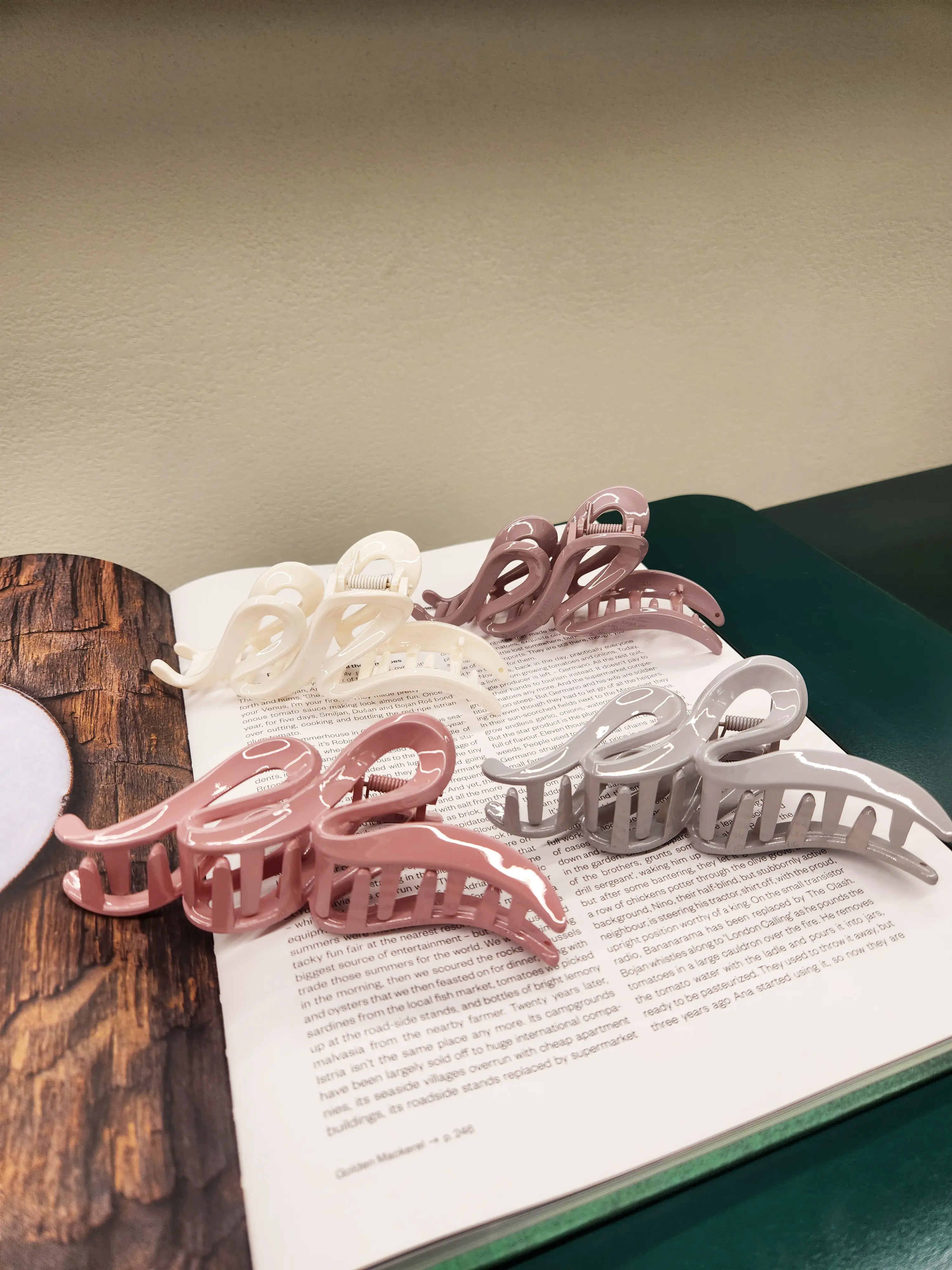 Fleura Hair Clip 13cm - 10 colors WEshine